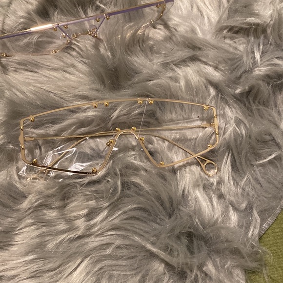 Clear shades - Picture 2 of 3